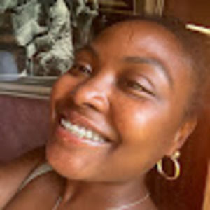 Meet your Posher, Adrianna